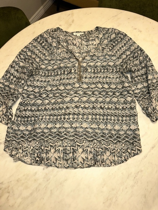 beachlunchlounge Tops - beachlunchlounge Blue & White Chevron Print Peasant Blouse size medium